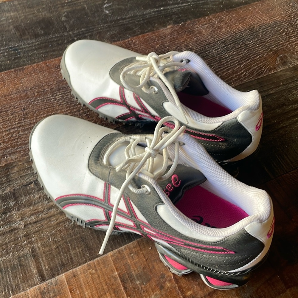 ASICS golf shoes